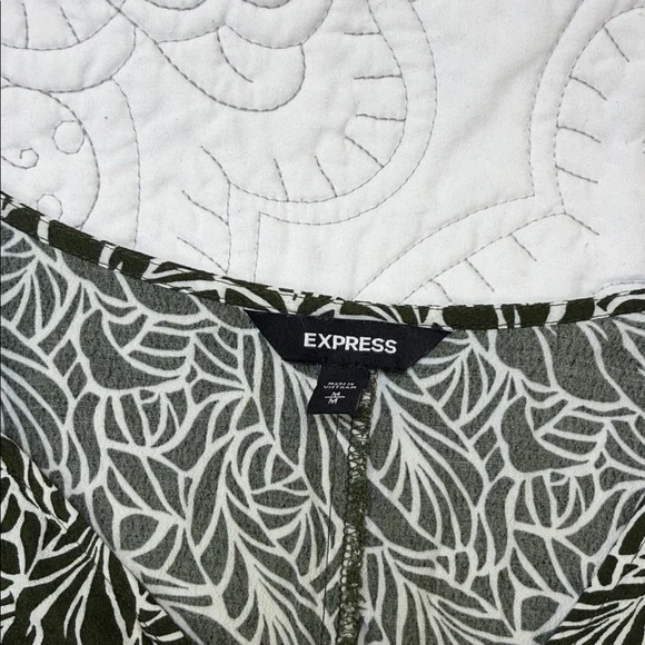 Express Floral Pattern Green Maxi Wrap Dress - Women’s Medium Long Sleeve Dress - Picture 2 of 10